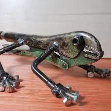 lezard arbre metallique art sur metal decorations de jardin en metal
