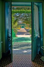 Fondation Claude Monet A Giverny L Entree Principale Et L Epicerie Alta Normandia Francia Http Www Pariscityvision Co Monet Jardin Monet Tableau Monet