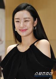 Luxus bae suzy umhängetasche ist lanvin hook shoulder bag. Stephanie Lee To Star In Start Up With Nam Joo Hyuk And Bae Suzy Hancinema