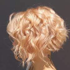50 Kurze Lockige Haare Ideen Um Ihr Stil Spiel Zu Verbessern Frauen Blog Cheveux Courts Boucles Cheveux Courts Cheveux