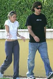 Shakira And Antonio De La Rua But Why Antooooniooo Are You Going To Sue Me 2010 Shakira Fashion Pants