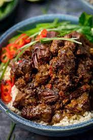 The creamy richness of coconut milk and the aroma from the complexity of cook in a slow cooker for about 8 hours on low. Spicy Beef Rendang Nicky S Kitchen Sanctuary