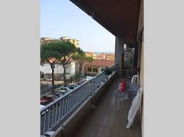 Proponiamo in affitto, in posizione centralissima a due passi da servizi, mare e trasporti, trilocale con ingre. Case In Affitto Ventimiglia Offrocasa Com