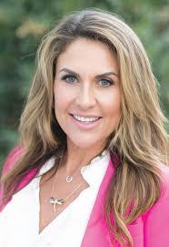 Alexandra Riddle's Instagram, Twitter & Facebook