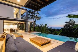 Modern tropical mansion brick rigs. 6 Tropical Style Homes Exterior And Interior Examples Ideas Photos Home Stratosphere