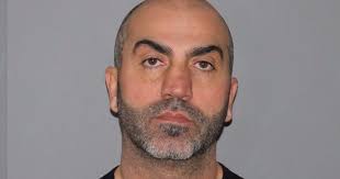 Laval: Trois individus extorqueraient plusieurs citoyens