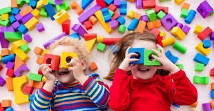 Brandina da riposo realizzata con struttura in acciaio e piedi in plastica. Riapertura Asili Le Linee Guida Covid 19 Per La Fascia 0 6