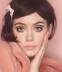 2020 Winter Make Up Trends Iconic Fashion Iconic Fashion Retro Makeup 70s Makeup Vintage Makeup