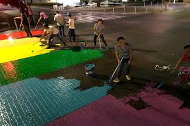 El que la marcha del orgullo no se lleve a cabo de manera presencial no significa en dejar de lado cada una de las exigencias del colectivo, recordando también, que este 2021 será un año electoral muy importante en el que se pondrá especial atención a las propuestas de las candidatas y los candidatos. Pasos Peatonales De Guadalajara Se Pintan De Arcoiris Gay Guadalajara