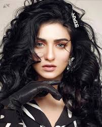 Sarah Khan in New Look 😍