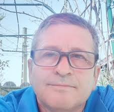 Între două bătăi ale inimii, nu foarte demult, mi-am trimis sufletul să-ți  țină de cald în nopțile friguroase de iarnă. (Un fel de îmbrățișare-cuvânt,  născută din dorința-poem, la lumina unui felinar-gând, într-o