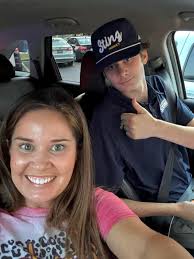 Happy National HOCKEY MOM day to all of our St. Louis Sting hockey moms!!!  ❤️🏒 Share some pics of you and your favorite player in the comments!