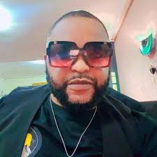 Hum Rebecca, sexy hein !