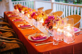 N'oubliez pas de décorer vos tables en vous inspirant de votre thème de mariage et en utilisant diverses décorations de mariage : Ma Marraine La Bonne Fee