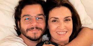 Maybe you would like to learn more about one of these? Fatima Bernardes Tem Gravidez Exposta Aos 58 Anos