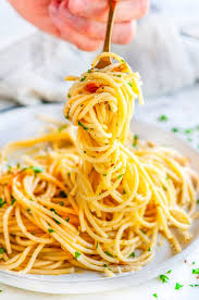 Pasta Aglio E Olio Garlic And Oil Chef Style Aberdeen S Kitchen Recipe Olio Recipe Pasta Aglio E Olio Aglio E Olio Recipe