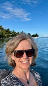 Good morning Mo’orea 💙Sipping my morning tea with the 🐠 #relaxing  #barbaralibbyart #barbaralibbysteinmann #moorea