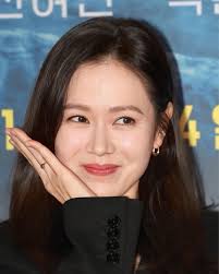 Son Yejin x Valentino LÉcole Spring/Summer 2024 Valentino Collection 🔥💞😍 Yejin  Son from South Korea is back from a brief hiatus! Welcome back @yejinhand  👏🏻🫠 @maisonvalentino @pppiccioli #SonYeJin #孙艺珍 #손예진 #ソンイェジン  #SONYEJINxVALENTINO #