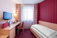 Oktopus and golf club schloss miel are worth checking out if an activity is on the agenda, while those looking for area attractions can visit beethoven house and zoological research museum alexander koenig. Hotel Garni Deutsches Haus Bonn Aktualisierte Preise Fur 2021