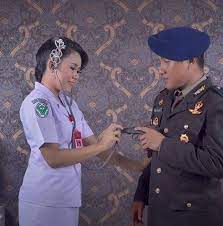 Maybe you would like to learn more about one of these? 20 Gambar Foto Prewedding Polisi Ngetren 2018 Perawat Guru Bikini Gambar Pasangan
