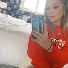 Stream Elise James 1 music