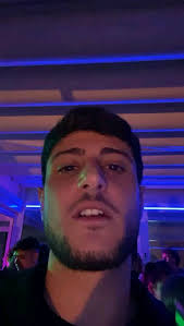 Quando ti metti fuori perché stai parlando con una ragazza, ma ci rimani