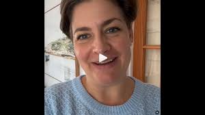 Rebecca Manor's Instagram, Twitter & Facebook