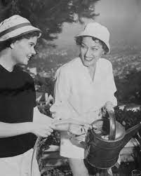 Swanson was married to farmer from 1931 to 1934. Gloria Swanson And Her Third Child Michelle Bridget Farmer She Is The Only Surviving Child Of Miss Swanson And She Currently Lives Gloria Three Kids Michelle