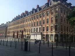 Beau Batiment Pour Boire Des Coups Beaux Batiments Batiment Lille