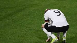 Les bleus gelten für viele als titelfavorit, ist deutschland also chancenlos? Deutsche Nationalmannschaft Rasant Zuruck Im Krisenmodus Fussball