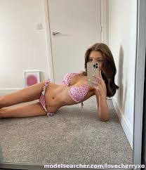 𝘆𝗼𝘂𝗿 𝗴𝗳 𝗰𝗵𝗲𝗿𝗿𝘆 🌸 Onlyfans Profile Content - updated December  2025