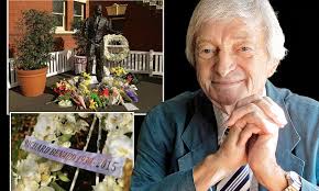 OLIVER HOLT: Grieving for Richie Benaud is a cry for our lost youth, he  brought great joy to a lot of people