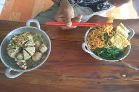 Jadwal sholat & imsak kabupaten purbalingga, jawa tengah dan daerah sekitarnya. Tawarkan Sensasi Makan Mie Ayam Dan Bakso Di Wajan Mini Pedagang Penyetan Ini Raih Rp 5 Juta Per Hari Halaman All Kompas Com