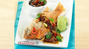 Goreng ikan hingga garing kemudian ketepikan. Resep Ikan Kakap Merah Saus Manis Pedas