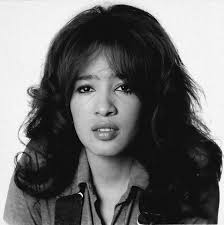 Feliz Cumpleaños Número 73 Gino Vannelli!. (16.06.1952) Es un cantante y  compositor canadiense, que ha tenido varios éxitos musicales en los 70s y  80's, especialmente con su éxito Black Cars (1985). De