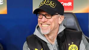 Er ist der cheftrainer peter stöger vermögen wird auf rund 14 millionen euro geschätzt. Aus Fur Hsv Trainer Wolf Peter Stoger Im Gesprach Kurier At