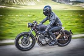 Was sie zum motorradführerschein wissen sollten. 125 Ccm Beim Motorrad Infos Zum Fuhrerschein 2021