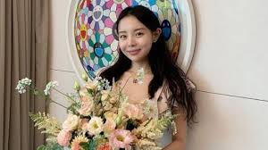 Dalam mengajariku, kak hana cukup galak dan tegas. Kakak J Hope Bts Jung Ji Woo Resmi Menikah Hari Ini