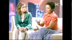 Voir series en streaming gratuit en vf et vostfr. Entrevista A Marta Hierro Y Carmen Artero En De Nit Tv Mallorca On Vimeo