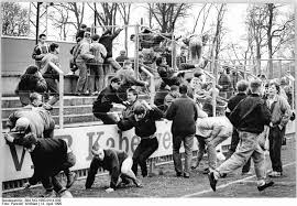 Résultat de recherche d'images pour "english football hooligans"