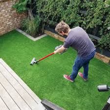 Artificial grass for gardens is very famous for its low maintenance, as well as the excellent beauty of having the choice of greens to your preference. Quality Realistic 15mm Garden Artificial Grass Wiper Kukoon Rugs Official Online Store