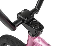 Mountain vintage bracelet €19.90 ; Wethepeople 2019 Trust Fc Matt Rose Gold Tbb Bike
