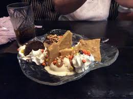 The toothsome chocolate emporium at universal citywalk failed a health inspection aug. May Contain Nuts Sundae Bild Von The Toothsome Chocolate Emporium Savory Feast Kitchen Orlando Tripadvisor