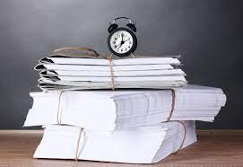 Tale deposito sui generis, si sottolinea, è servente e preordinato alla pubblicazione tanto che la norma si riferisce ad un deposito in cancelleria del quale il cancelliere dia atto in calce alla sentenza; Doppia Data Nella Sentenza Al Giudice Accertare Il Deposito In Cancelleria