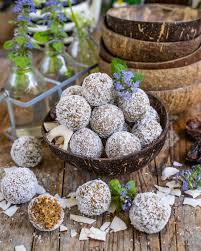 Raffaello Protein Balls Gesund Vegan Ohne Zucker Mrs Flury Rezept Gesund Naschen Gesunde Fruhstucksideen Protein