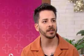 Tento preservá-los para ter uma vida mais tranquila', diz Junior Lima sobre  não mostrar os rostos dos filhos