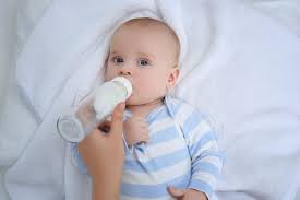 How To Warm Baby Bottles 4 Quick Safe Methods