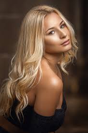 What camera settings and lighting were used for this photo?