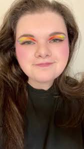 I'm looking to do a project so if anyone has any old makeup they don't want  anymore and you're about to throw out, please let me know and I can come  pick