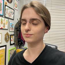 🚨I'm declaring 2024 the year of BRIDGE PIERCINGS and I am here for  it❗️🫶🥵 As always this was preformed free handed which means without the  assistance of any clamps 💪 WALK INS